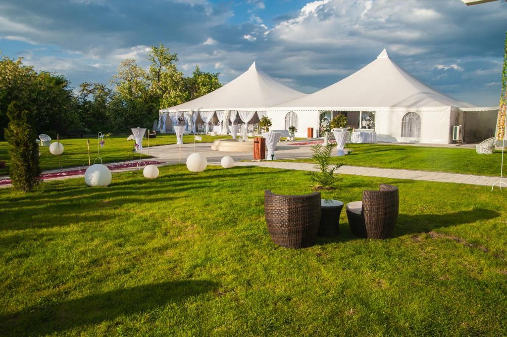 Hotel Magura Verde Бакэу Экстерьер фото